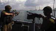 زوارق الاحتلال تستهدف الصيادين شمال غزة