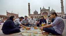 عادات رمضانية وأكلات شعبية في "باكستان" - فيديو
