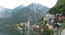 هالشتات.. قرية سياحية مذهلة في جبال الألب "فيديو"