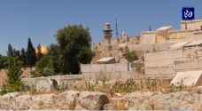 تواصل انتهاكات الاحتلال للمقابر الإسلامية في القدس المحتلة.. فيديو