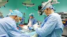 وزير الصحة يجري عملية جراحة قلب مفتوح لمريض مستشفى الامير حمزة - صور