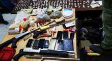 ضبط مروج مخدرات في الرمثا وبحوزته كميات كبيرة من المخدرات والأسلحة