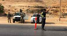 ضبط 6 مركبات و102 شخص خالفوا قرار حظر التجول الشامل بالزرقاء
