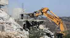 الاحتلال يهدم منزل عائلة فلسطينية في بلدة بيت سيرا غرب رام الله