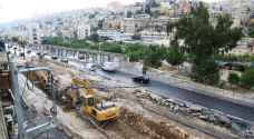 تحويل السير بالكامل عن منطقة وسط عمان إثر تشققات سببها حفريات.. فيديو