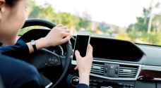 باحثون: استخدام الهاتف أثناء القيادة يغير موجات الدماغ