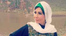الفنانة الأردنية نجلاء سحويل تنعى والدتها