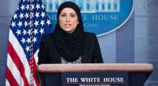 من السيدة المحجبة التي ظهرت بالإيجاز الصحفي للبيت الأبيض؟