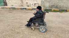منذر ينتصر على الإعاقة.. والبنية التحتية تقف أمام تحقيق طموحه.. فيديو