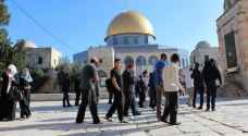 عشرات المستوطنين يؤدون طقوسا تلمودية في الأقصى