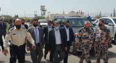 وزير النقل يلتقي سائقي شاحنات في معبر الشيخ حسين ويعد بحل مشكلاتهم