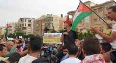 مئات الأردنيين يشاركون في وقفة احتجاجية قرب السفارة الإسرائيلية في عمّان نصرة للقدس.. فيديو