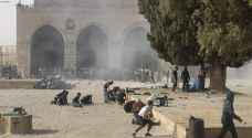 وقوع إصابات بين الفلسطينيين بعد اقتحام شرطة الاحتلال المسجد الأقصى