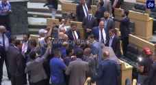 جلبة تحت قبة البرلمان بسبب النائب العدوان ورئيس الوزراء - فيديو