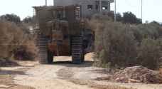 الاحتلال الإسرائيلي يجرف طرقا ويضع سواتر ترابية على جبل صبيح