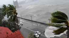 إعصار "أولاف" يضرب الساحل المكسيكي