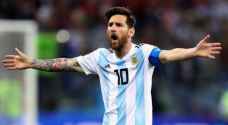 ميسي يكسر رقم بيليه ويهدد عرش رونالدو