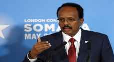 الرئيس الصومالي "يسحب الصلاحيات التنفيذية" من رئيس الوزراء