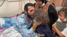 بالفيديو.. مشهد مؤثر لحظة لقاء الطفلة جوان بوالدها الأسير كايد الفسفوس