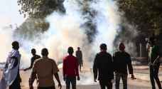 إصابة عشرات المحتجين في السودان.. وعودة الإنترنت والإتصالات