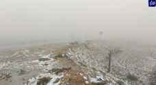 بدء تساقط الثلوج في الشوبك جنوب الأردن - فيديو