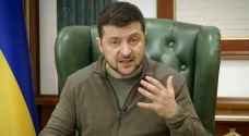 زيلينسكي يحذر من تلويح روسيا باستخدام السلاح النووي
