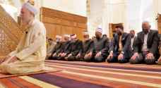 ولي العهد يشارك جموع المصلين صلاة الجمعة- صور