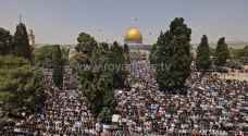 ١٦٠ ألف مصل أدوا صلاة الجمعة الأخيرة من رمضان في المسجد الأقصى