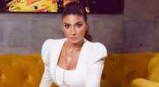 روجينا تثير موجة غضب بعد إعلانها عن مسلسلها الجديد من أمام الكعبة