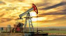 ارتفاع أسعار النفط مع ضعف الدولار