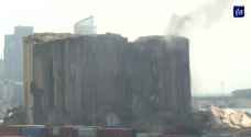 تصاعد الدخان من صوامع القمح في مرفأ بيروت - فيديو