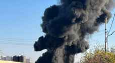 التعامل مع حريق اندلع بأرض تجميع "خردة" في الرصيفة