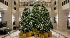 بتصاميم جديدة.. وديكورات تتألق في قلب الردهة وشجرة عيد الميلاد احتفالا بأجمل أوقات السنة.. فندق فورسيزونز عمّان يستقبل موسم الأعياد ببهجة تليق بها!