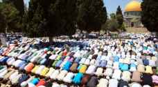 ٦٠ ألفا يؤدون صلاة الجمعة في المسجد الأقصى