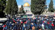 ٧٠ ألفًا يؤدون صلاة الجمعة في المسجد الأقصى