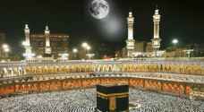 القمر يتعامد مع الكعبة لأول مرة في ٢٠٢٣