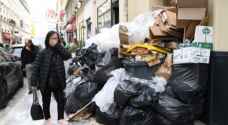 القمامة تملأ شوارع العاصمة الفرنسية باريس بسبب الإضراب
