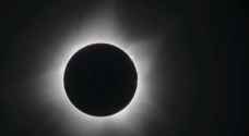 دول في العالم تشهد كسوف الشمس "الهجين"
