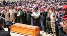 بالصور والفيديو.. الأردنيون يشيعون جثمان الضابط المثنى الشقيرات