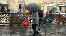 الأرصاد: احتمال هطول زخات من المطر في بعض المناطق السبت