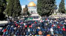 ٥٠ ألف مصل يؤدون صلاة الجمعة في الأقصى رغم اجراءات الاحتلال المشددة