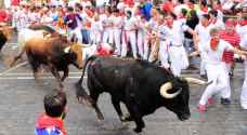 مصارعة الثيران تشعل بامبلونا الإسبانية بروح المغامرة والتقاليد -فيديو