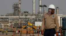 السعودية تمدد خفض إنتاجها من النفط لشهر إضافي