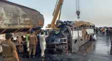 وفاة ١٨ شخصا جراء تصادم حافلة بشاحنة وقود في باكستان