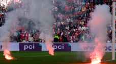إيقاف قمة الدوري الهولندي بسبب الشغب الجماهيري