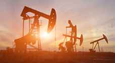أسعار النفط تتجه لتسجيل مزيد من الخسائر