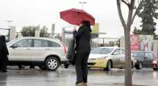بدء تساقط الأمطار في الأردن وتحذير من ارتفاع منسوب المياه