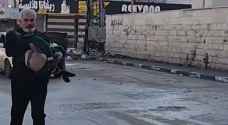 بالفيديو.. وفاة طفل فلسطيني بين يدي والده في جنين