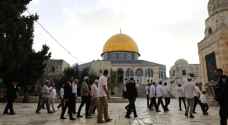 عشرات المستوطنين المتطرفين يقتحمون الأقصى