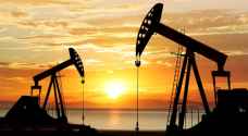 انخفاض أسعار النفط عالميا مع وجود إمكانية لتعطل الإمدادات
